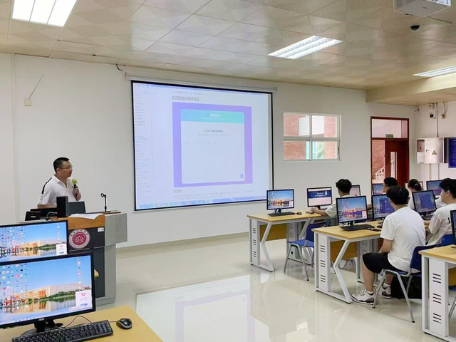 計(jì)算機(jī)學(xué)院引入AI大模型實(shí)戰(zhàn)課程，賦能實(shí)踐教學(xué)活動(dòng)